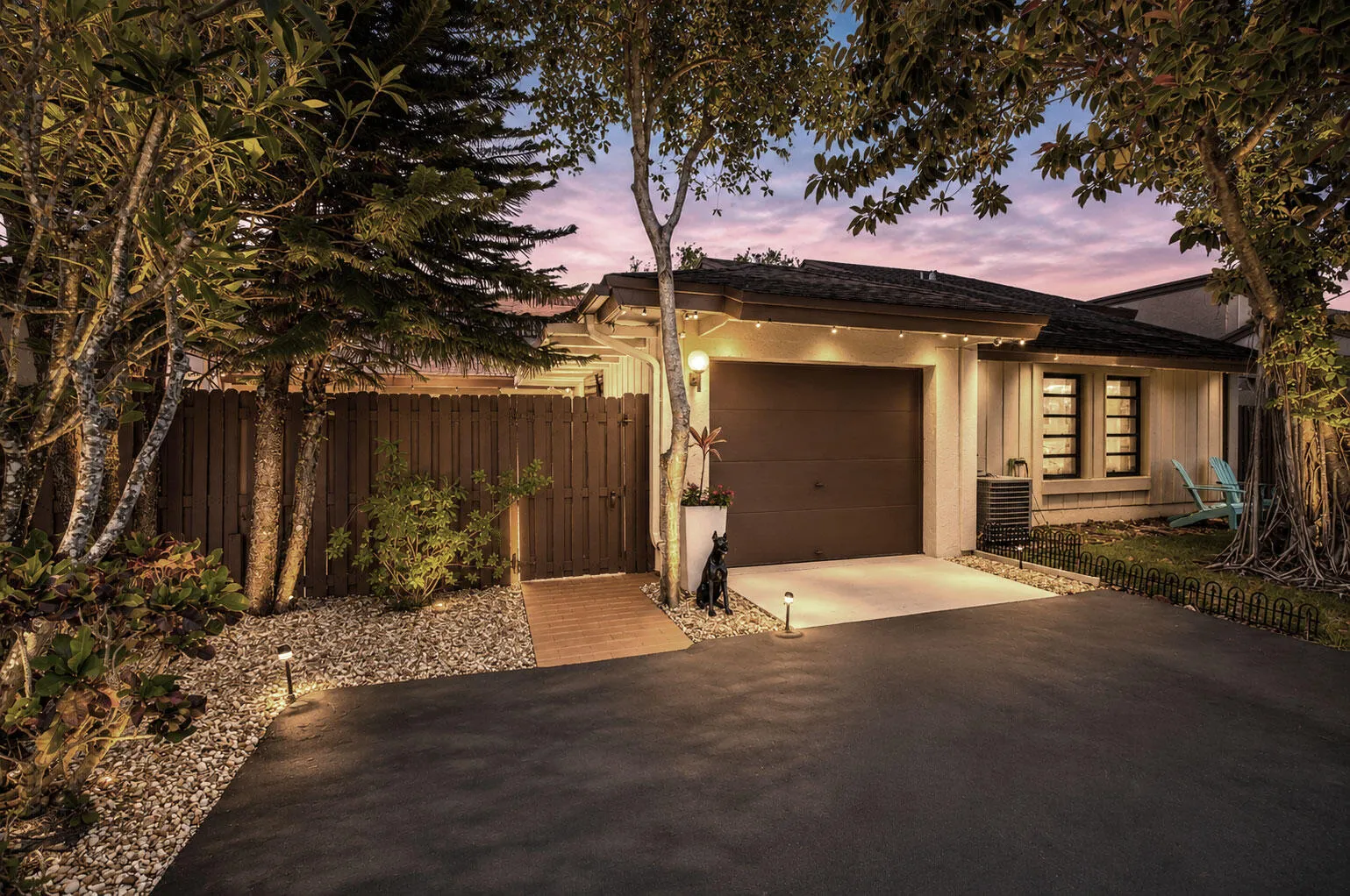 INVESTOR FRIENDLY! New owners can rent right away!