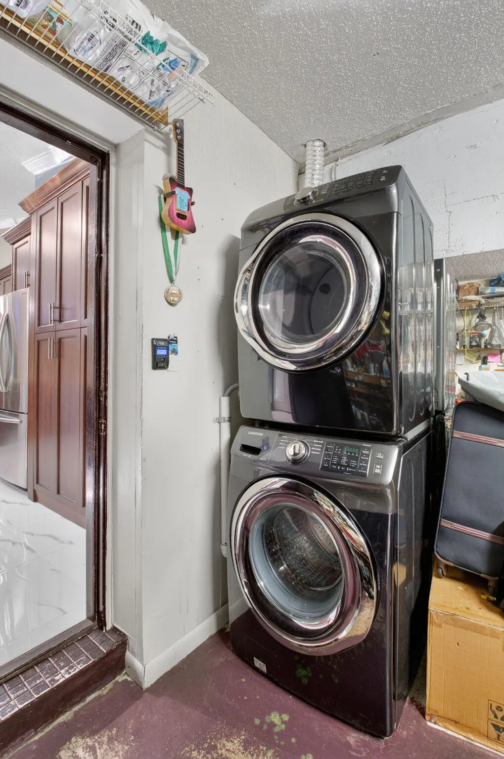 NEW Samsung full size washer and dryer.