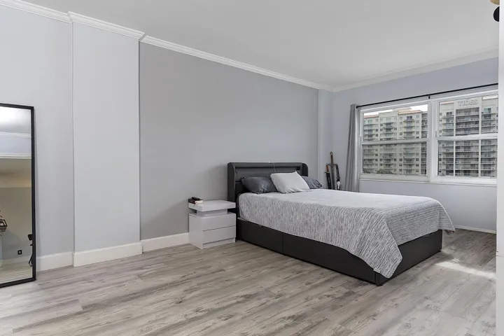 2900 NE 30th St - # 8J - 132