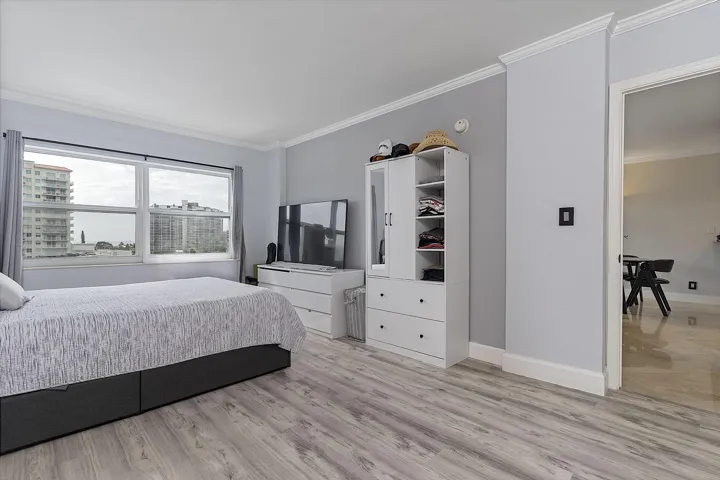 2900 NE 30th St - # 8J - 133