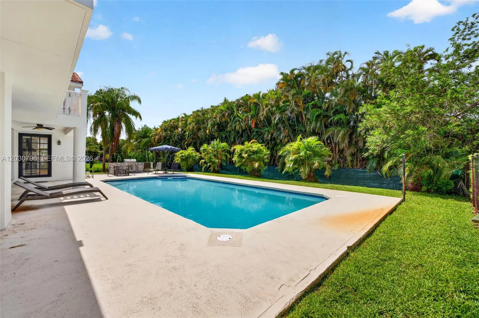 Property photo 123