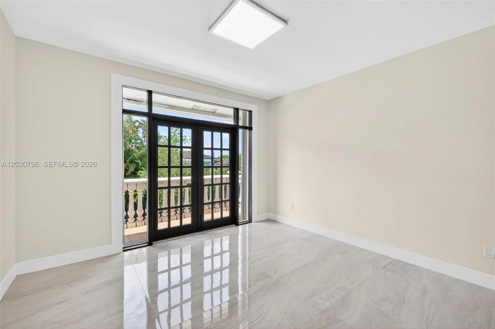 Property photo 323
