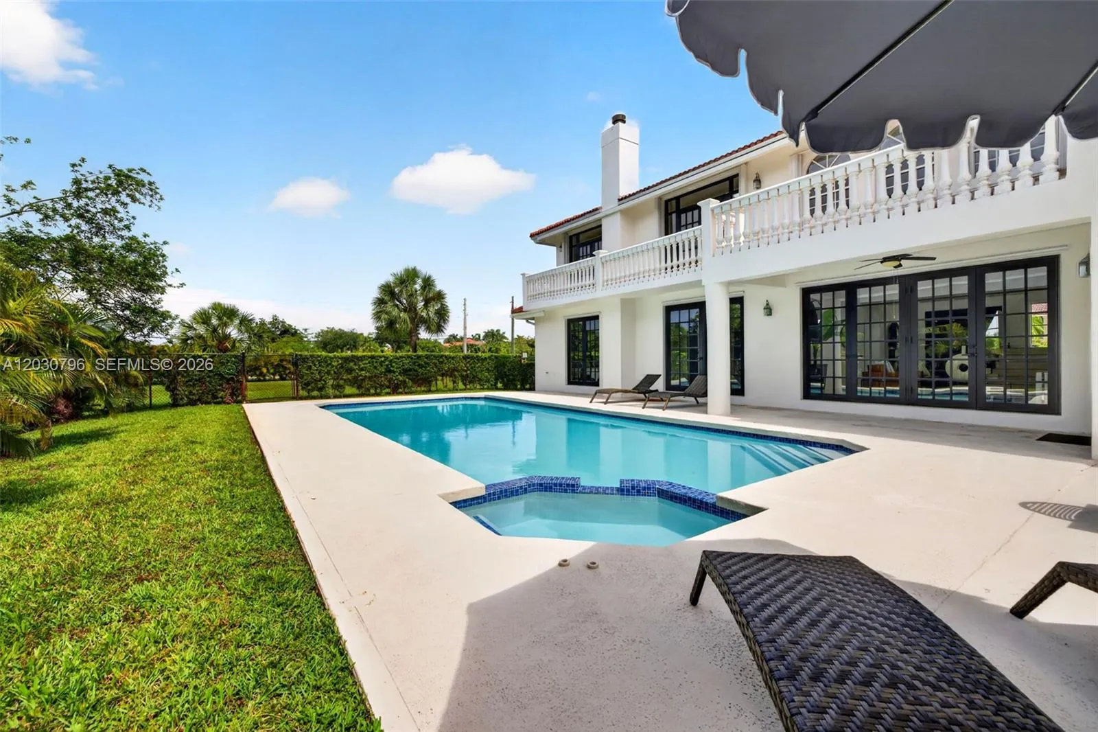 Property photo 382