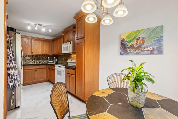 15-web-or-mls-10110-cedar-point-blvd-102