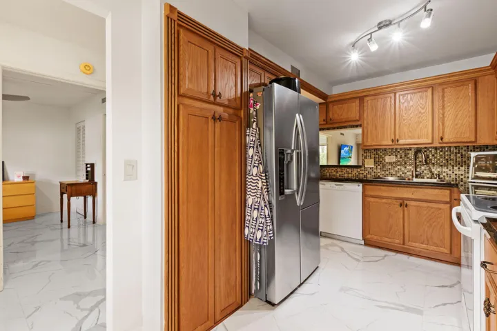 12-web-or-mls-10110-cedar-point-blvd-102