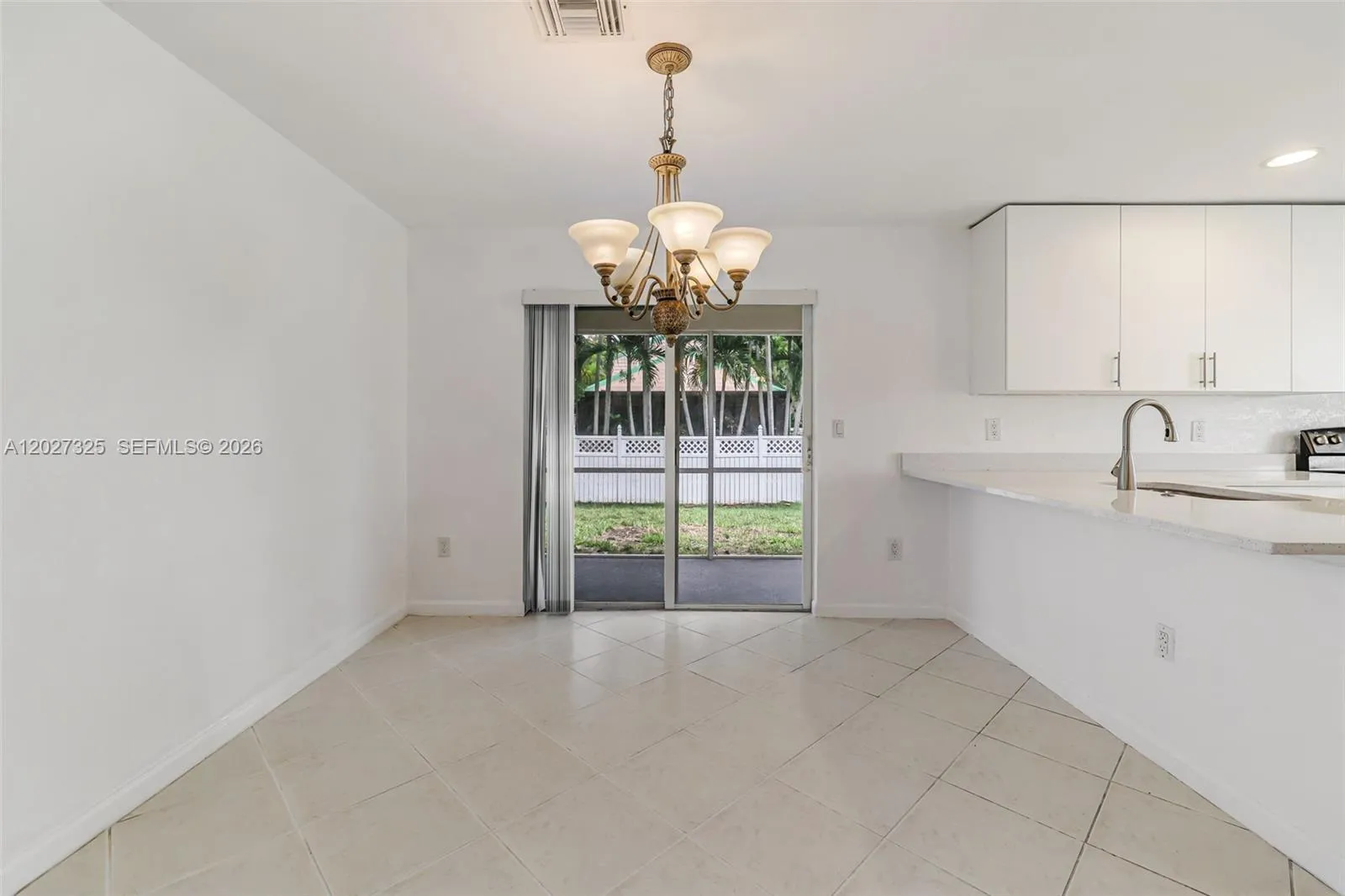 w/ access to newly screened patio