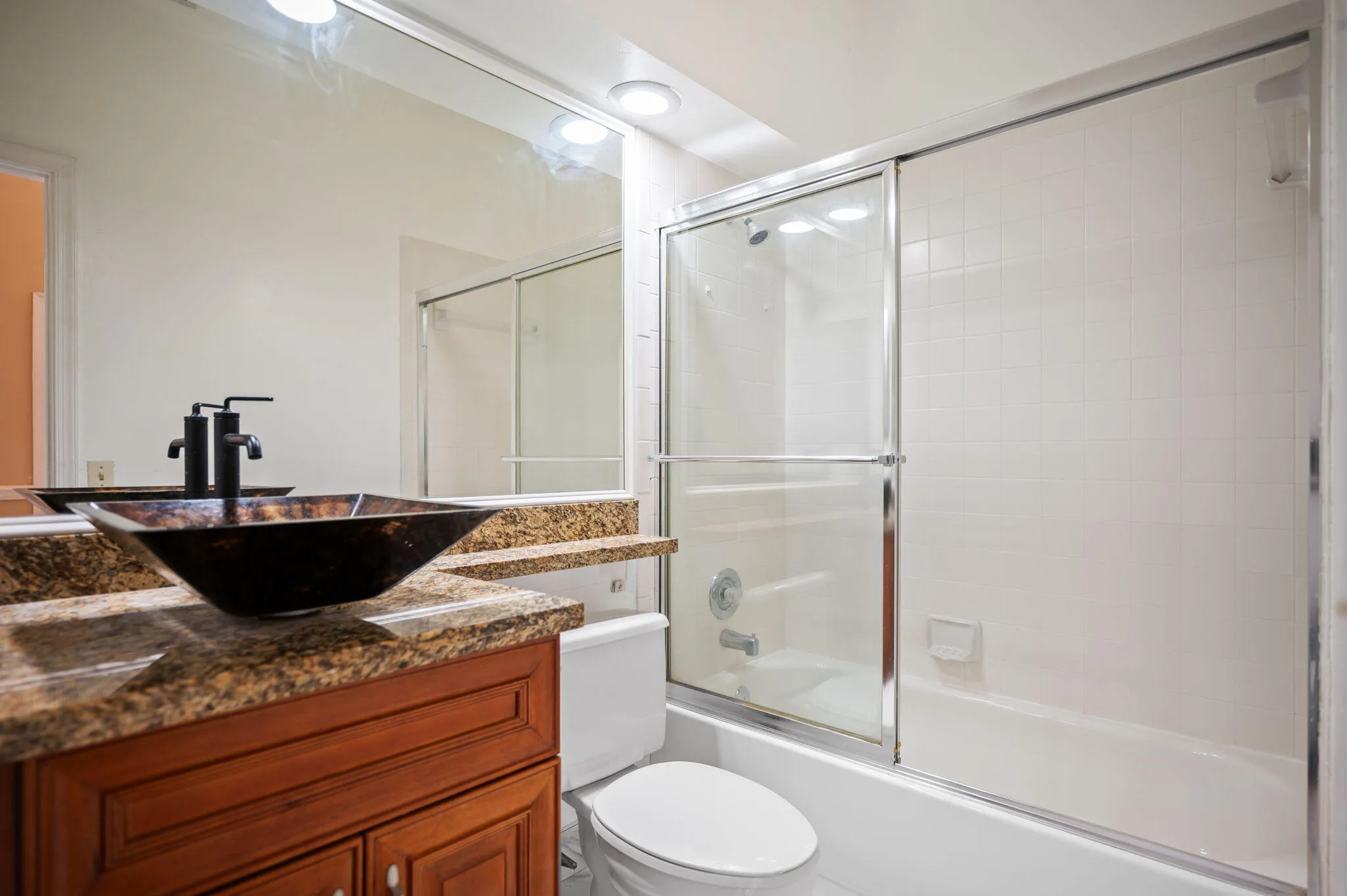 21-25-web-or-mls-6709-montego-bay-blvd