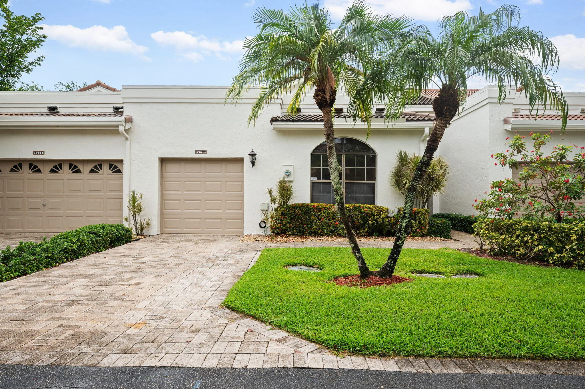1-5-web-or-mls-6709-montego-bay-blvd