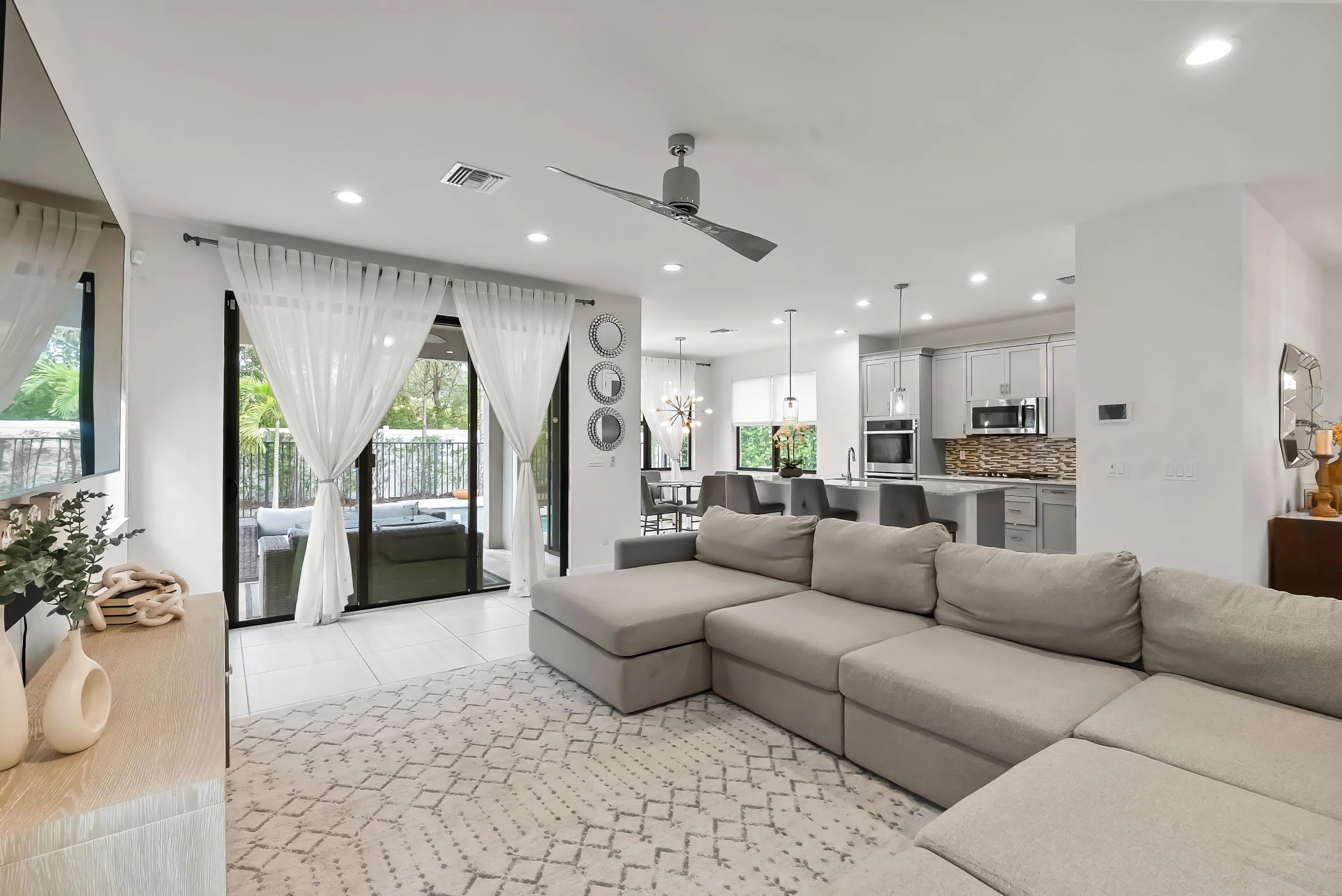 5 Main Living Room