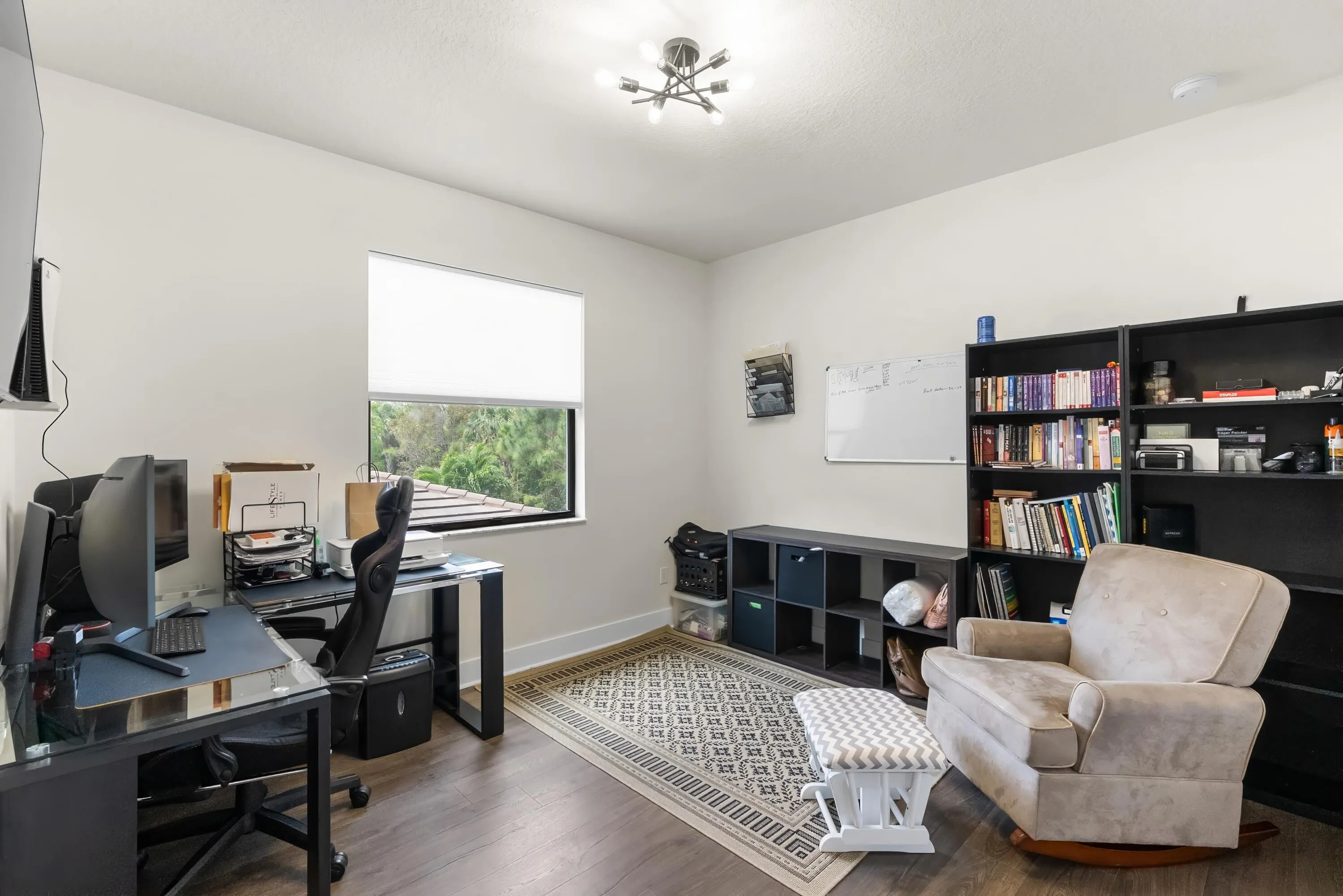 33 Office Room