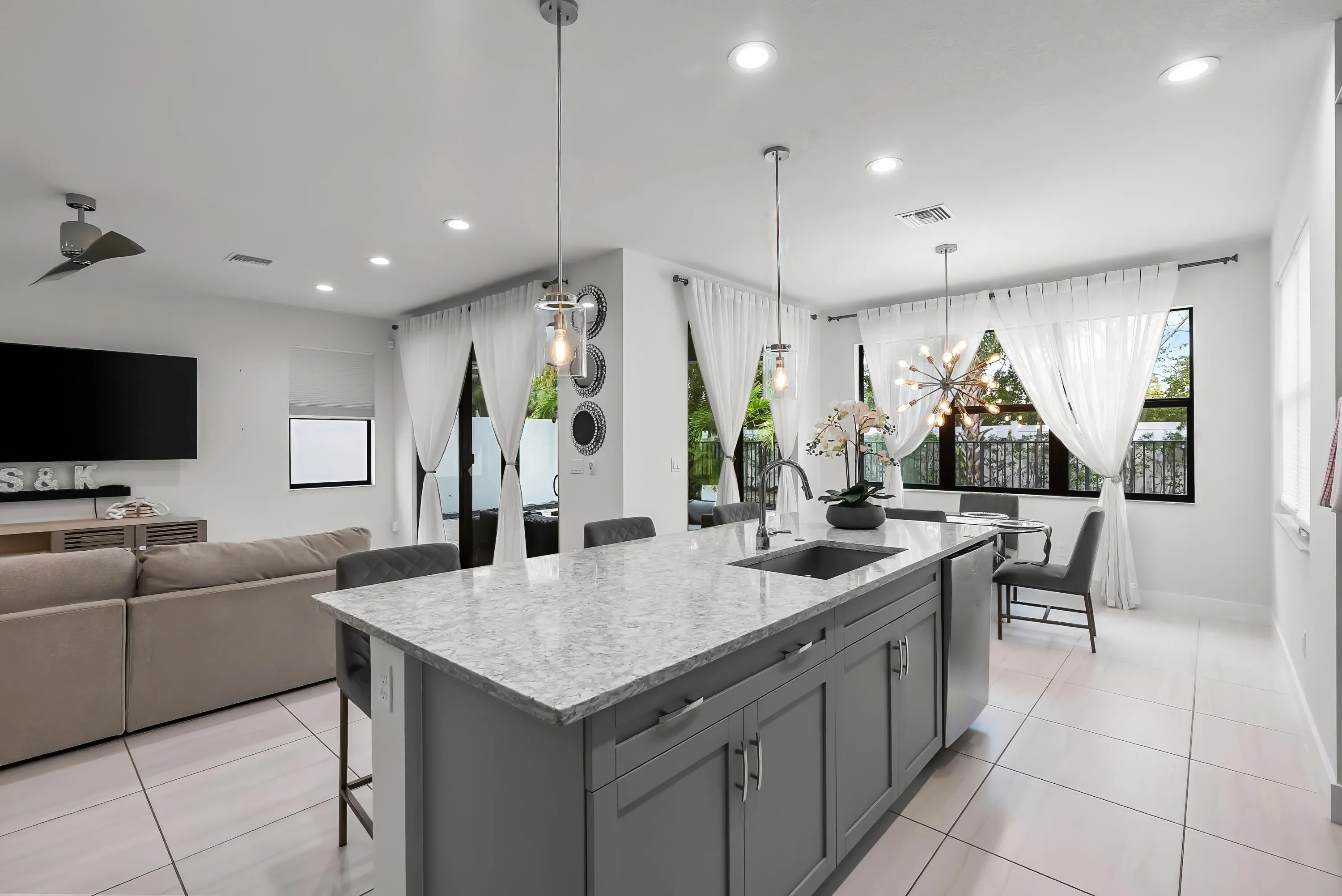 16 Kitchen 1