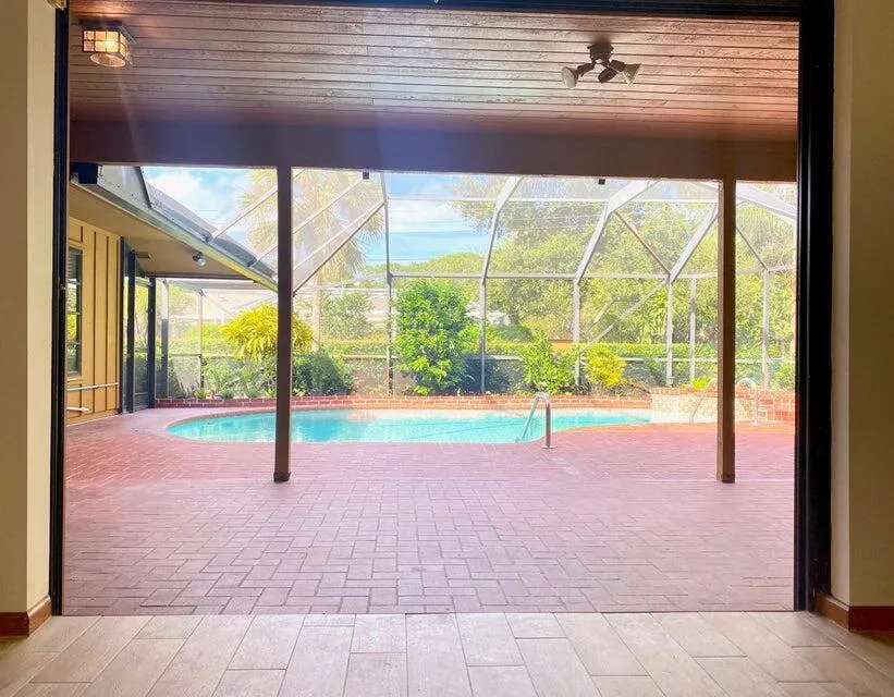 Pool 5585