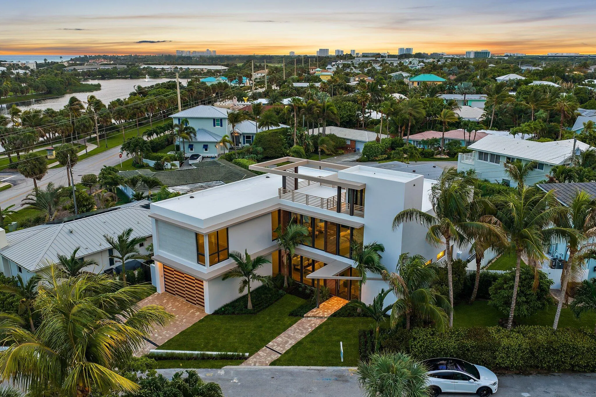 011-390JupiterLn-JunoBeach-SMALL