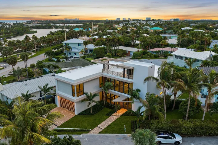 011-390JupiterLn-JunoBeach-SMALL