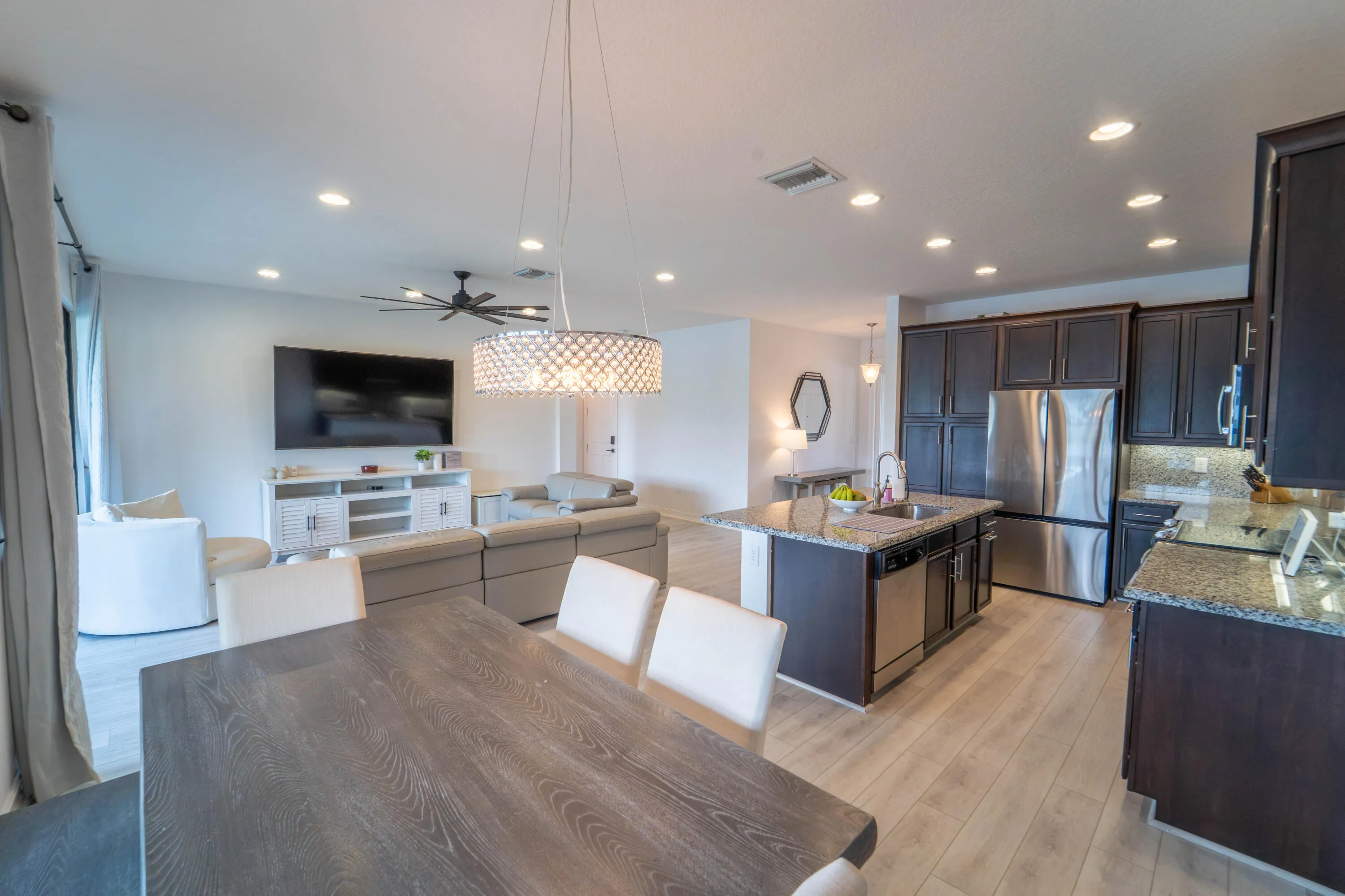 Kitchen / Dining Area