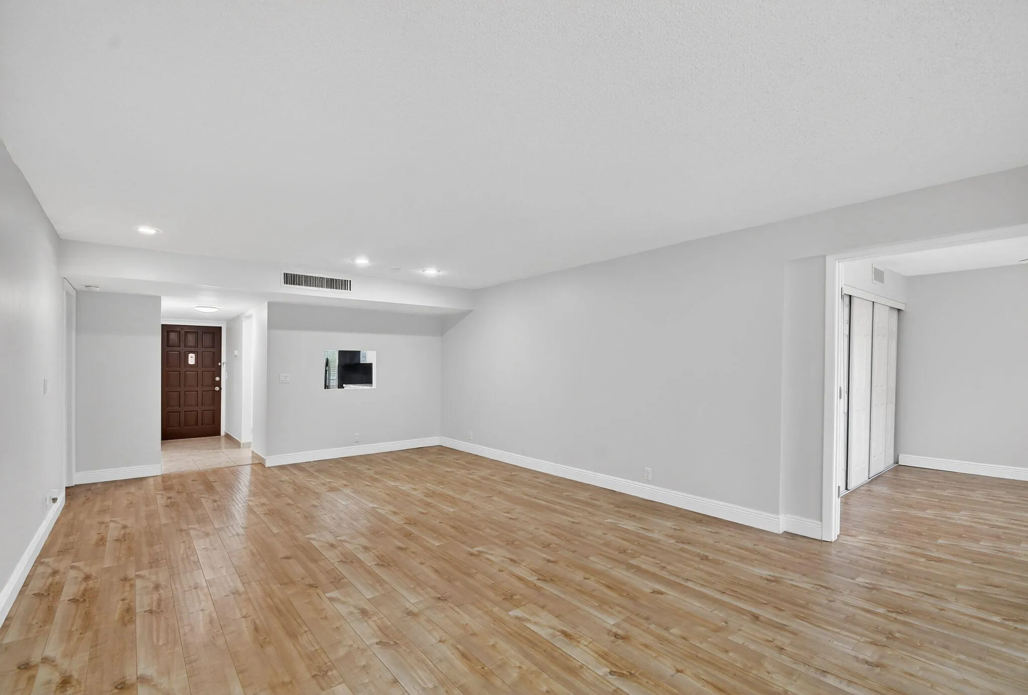 Living \ Dining Room