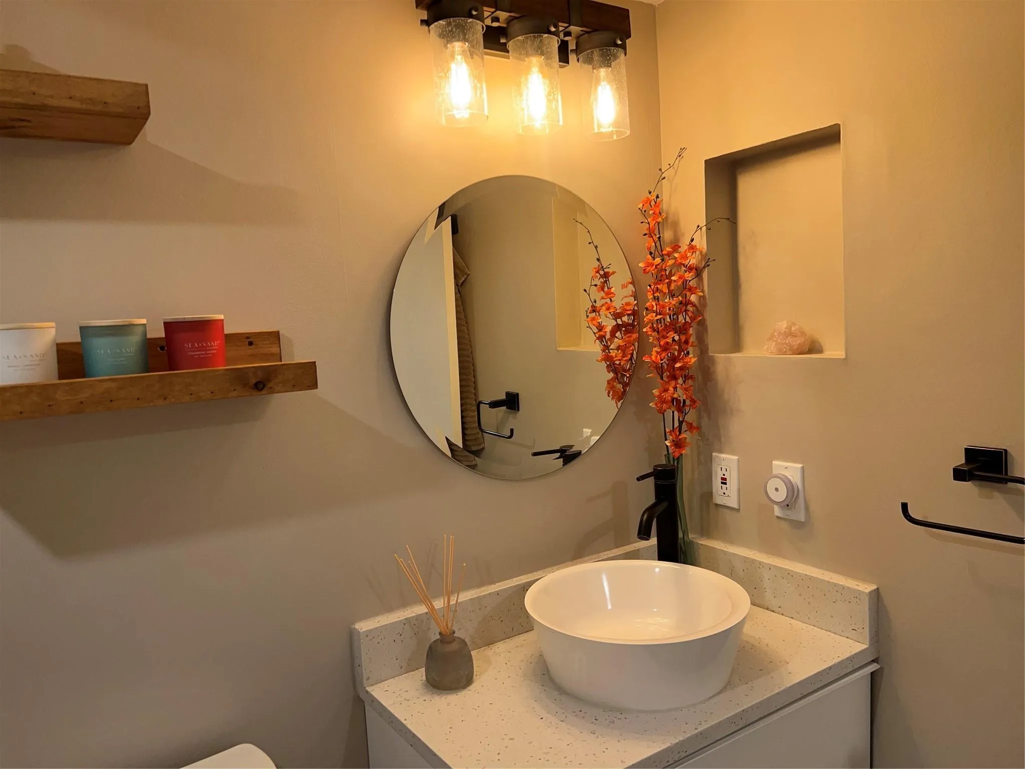 Second bathroom modern design