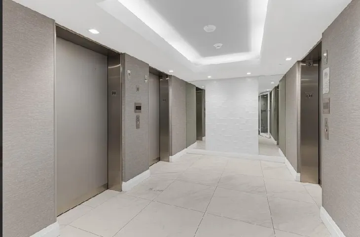 Elevator landing