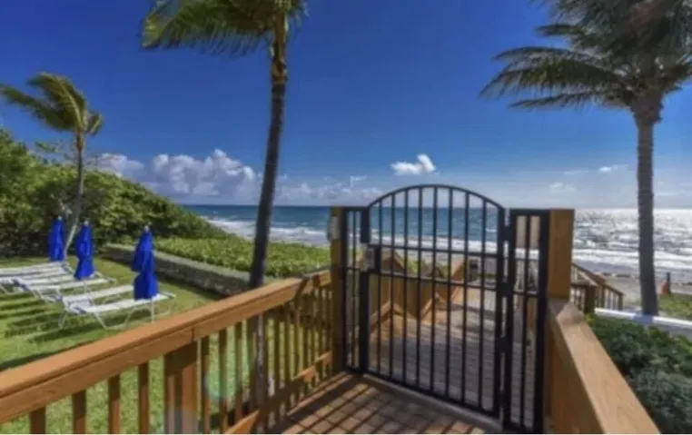 Gated beach
