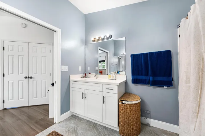 Upstairs Primary Bathroom