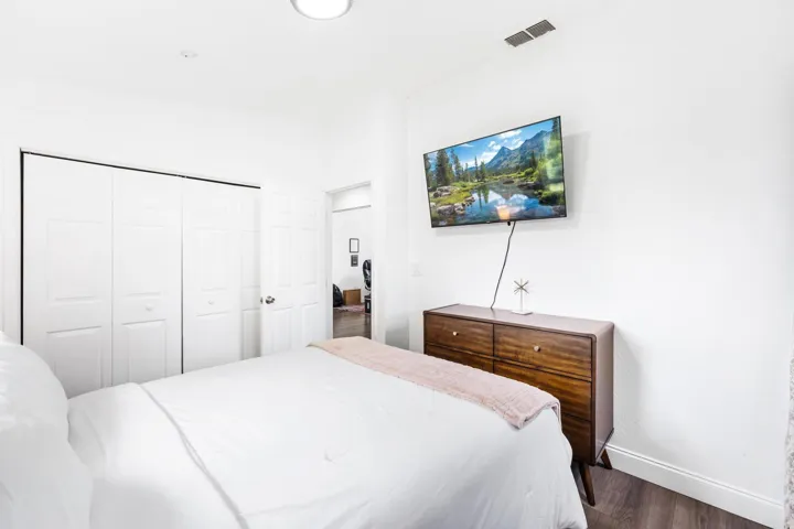 Upstairs Bedroom 2