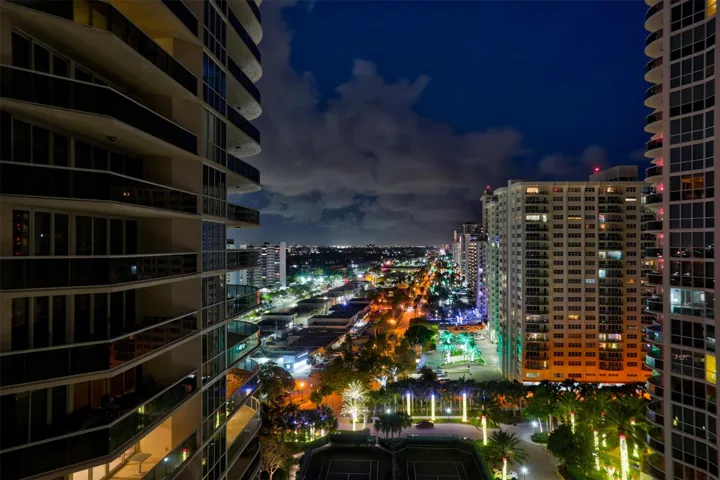 NIGHT VIEW