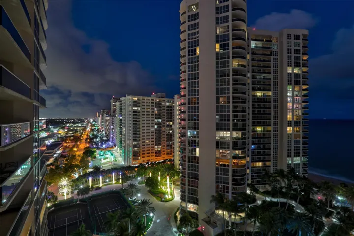 NIGHT VIEW