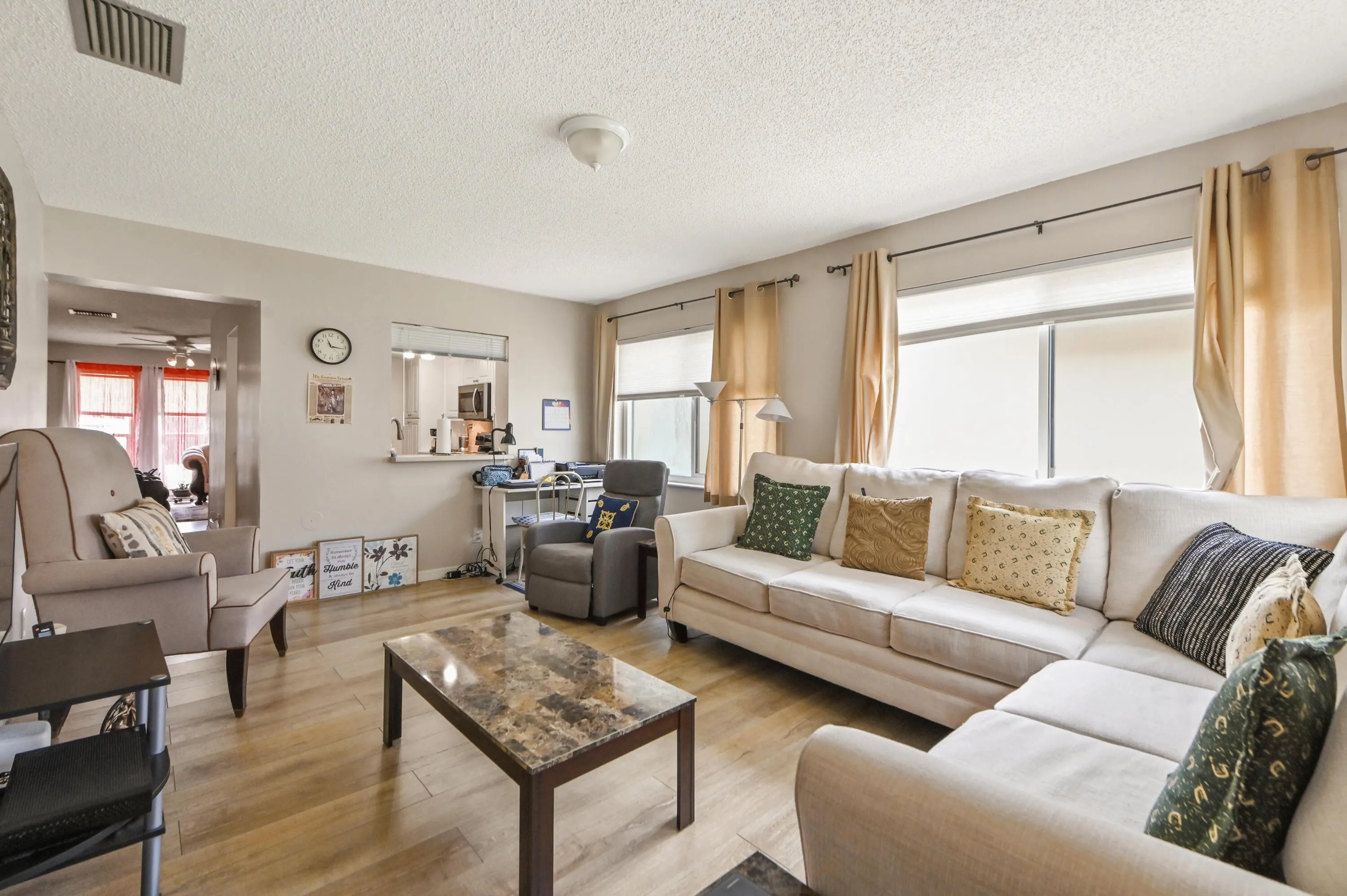15 Living room 03