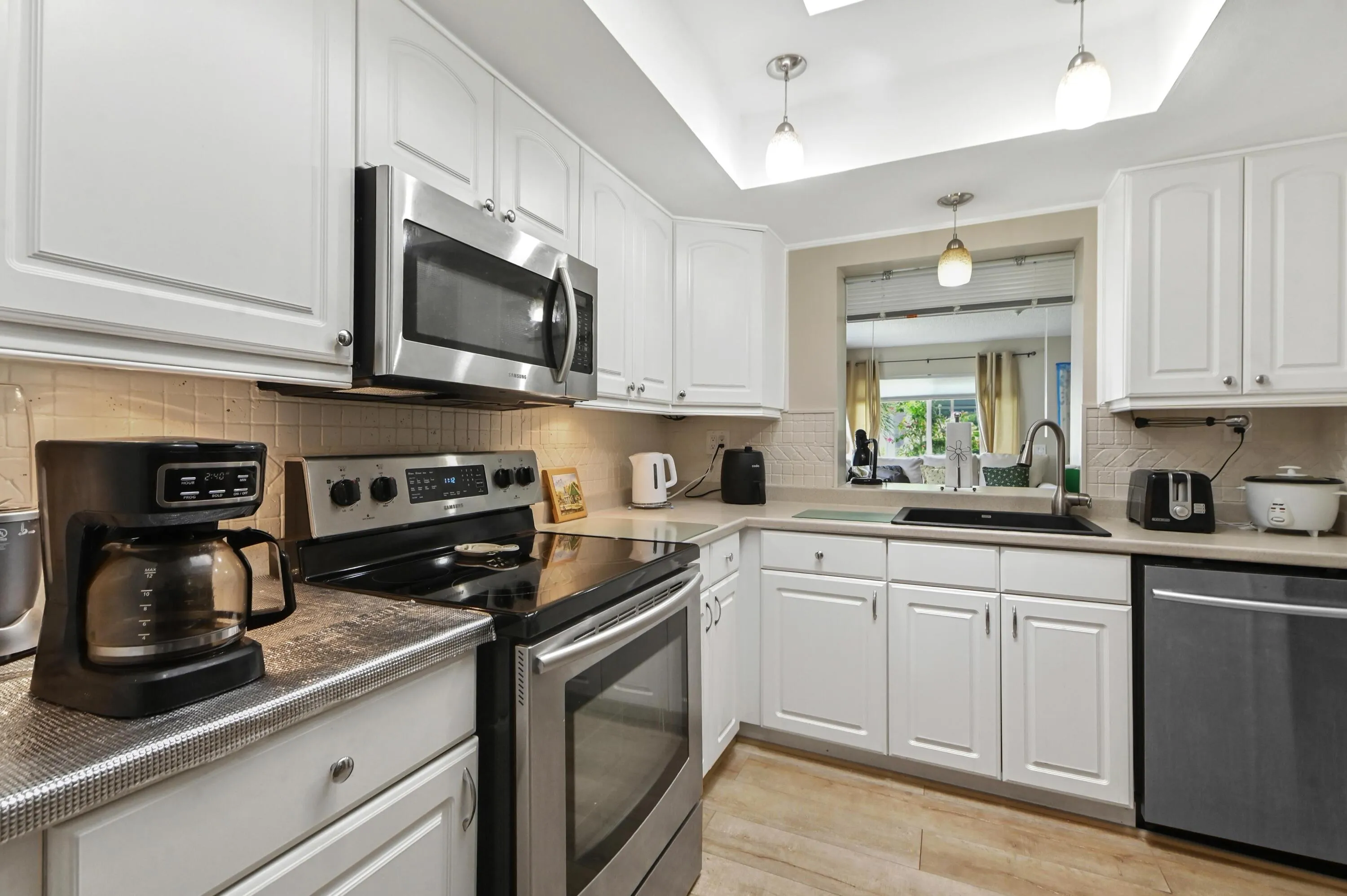 11 Kitchen 02