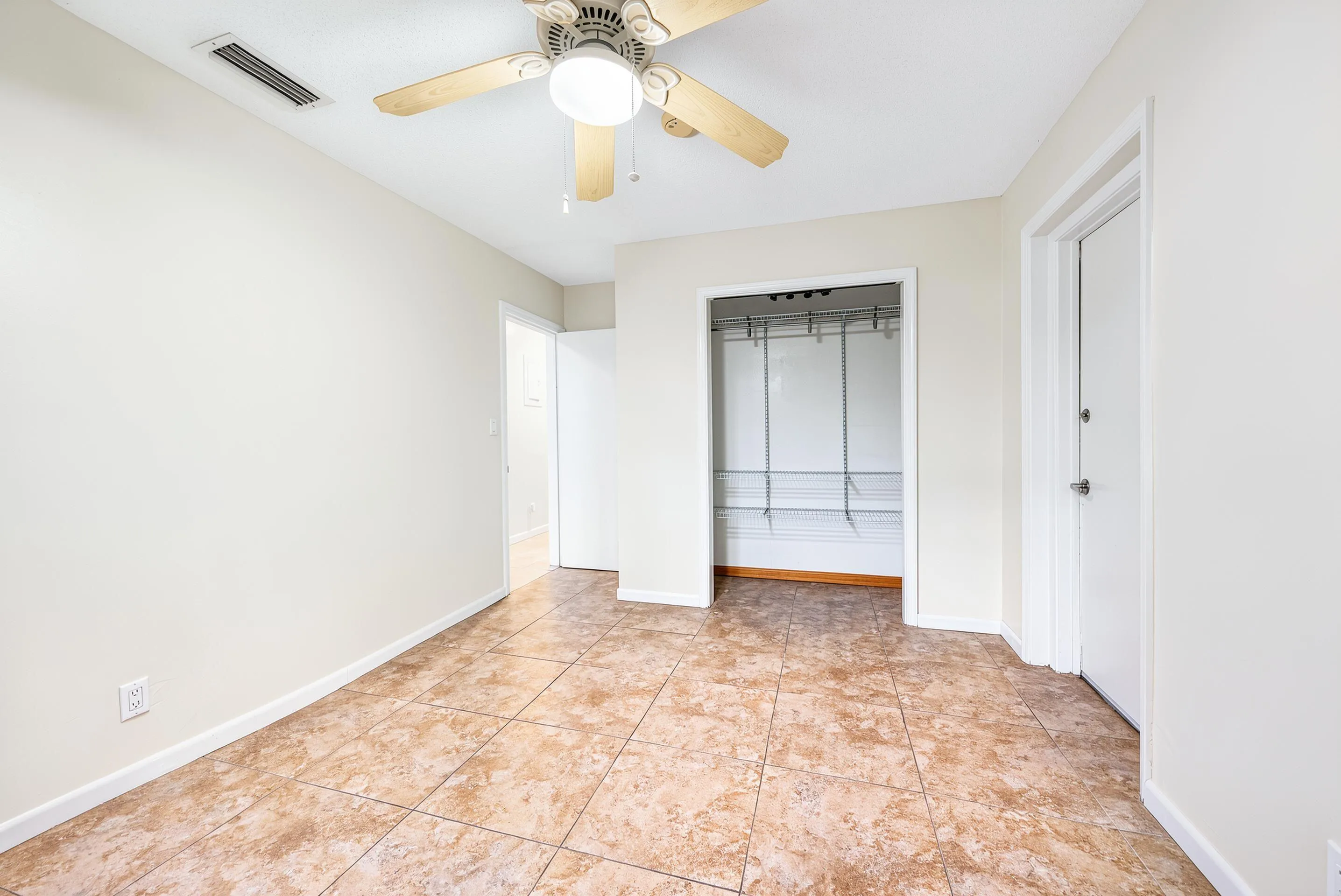 3rd bedroom with closet