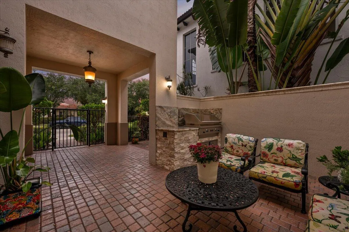 Private Entertainment Courtyard