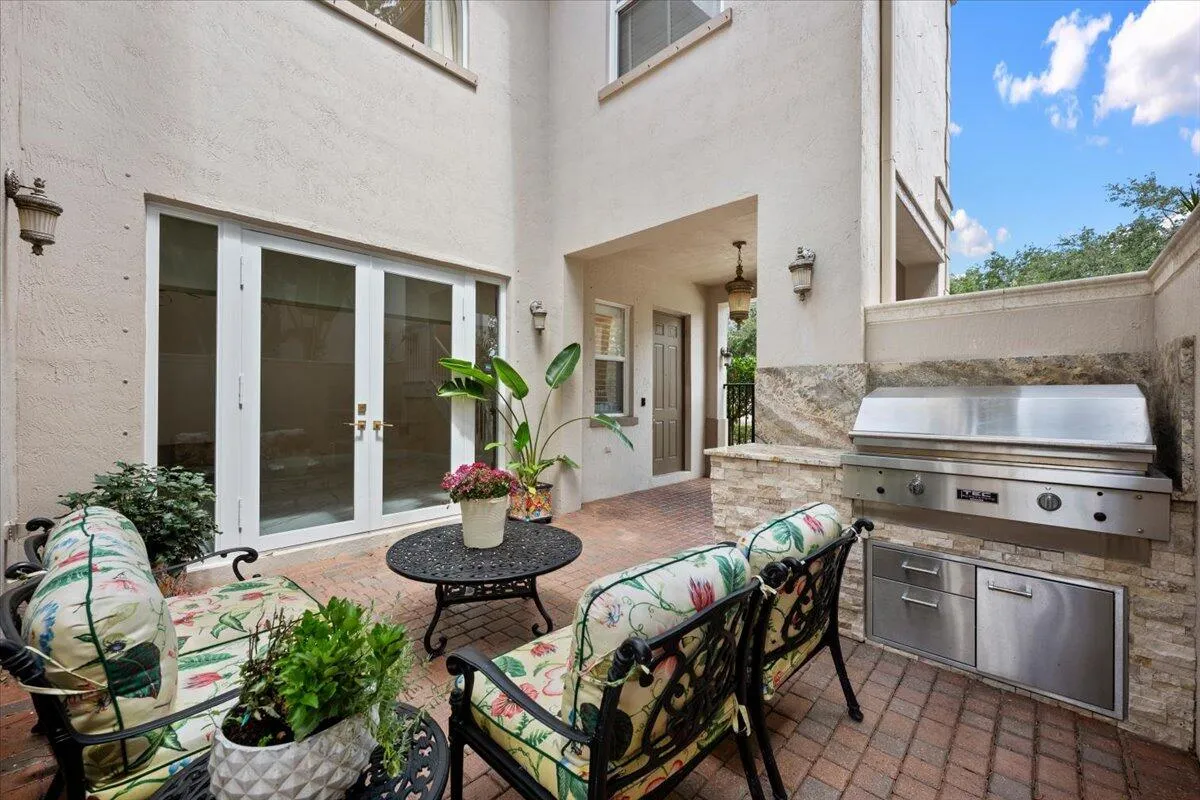 Private Entertainment Courtyard