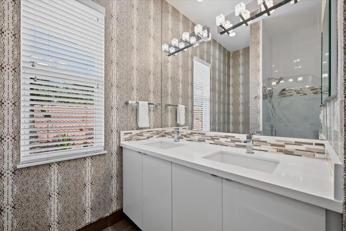 2nd Bathroom