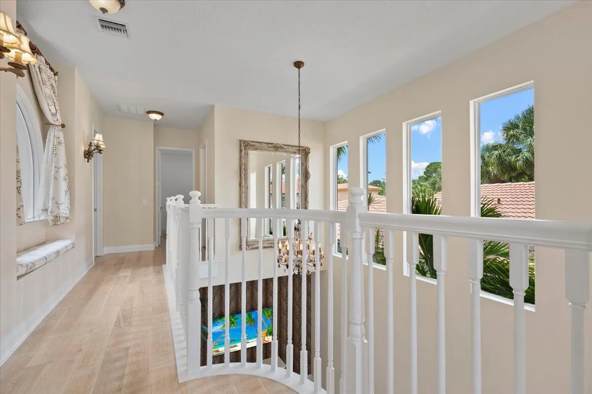 Stair Landing to Bedrooms