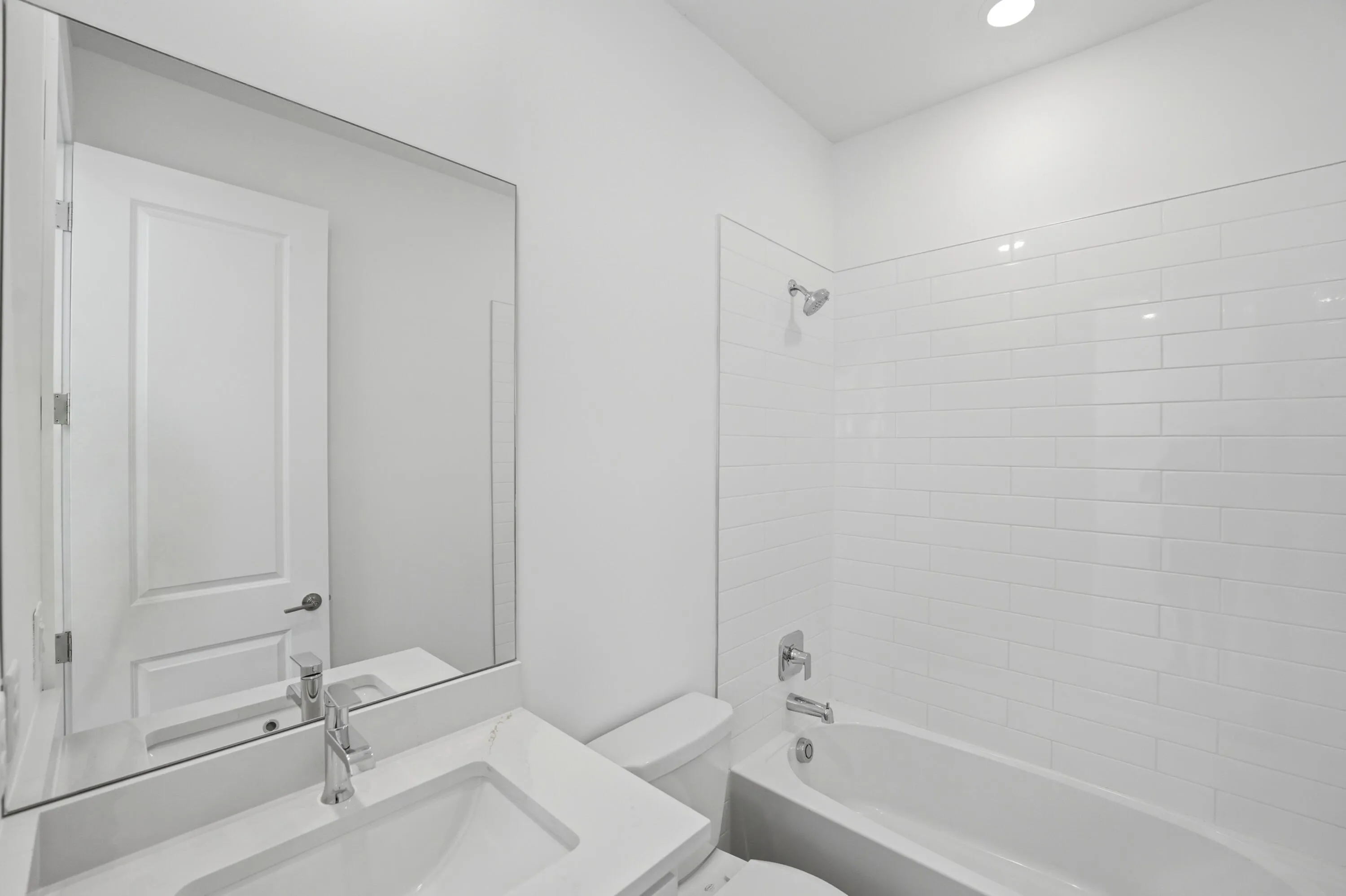 Prices, dimensions and features may vary and are subject to change. Photos are for illustrative purposes only.