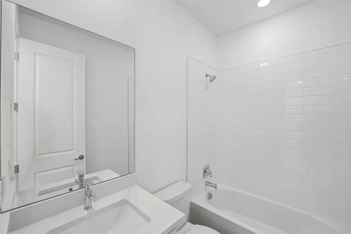 Prices, dimensions and features may vary and are subject to change. Photos are for illustrative purposes only.