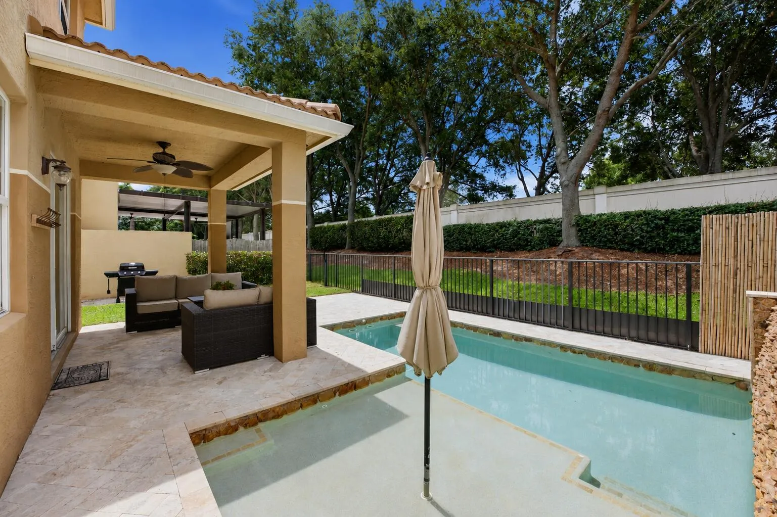 Custom Pool