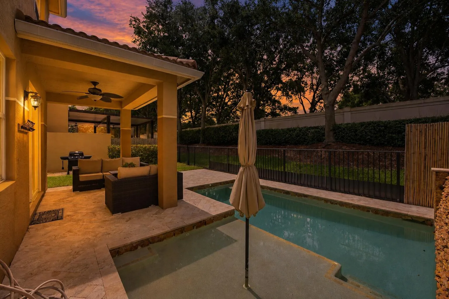 Custom Pool