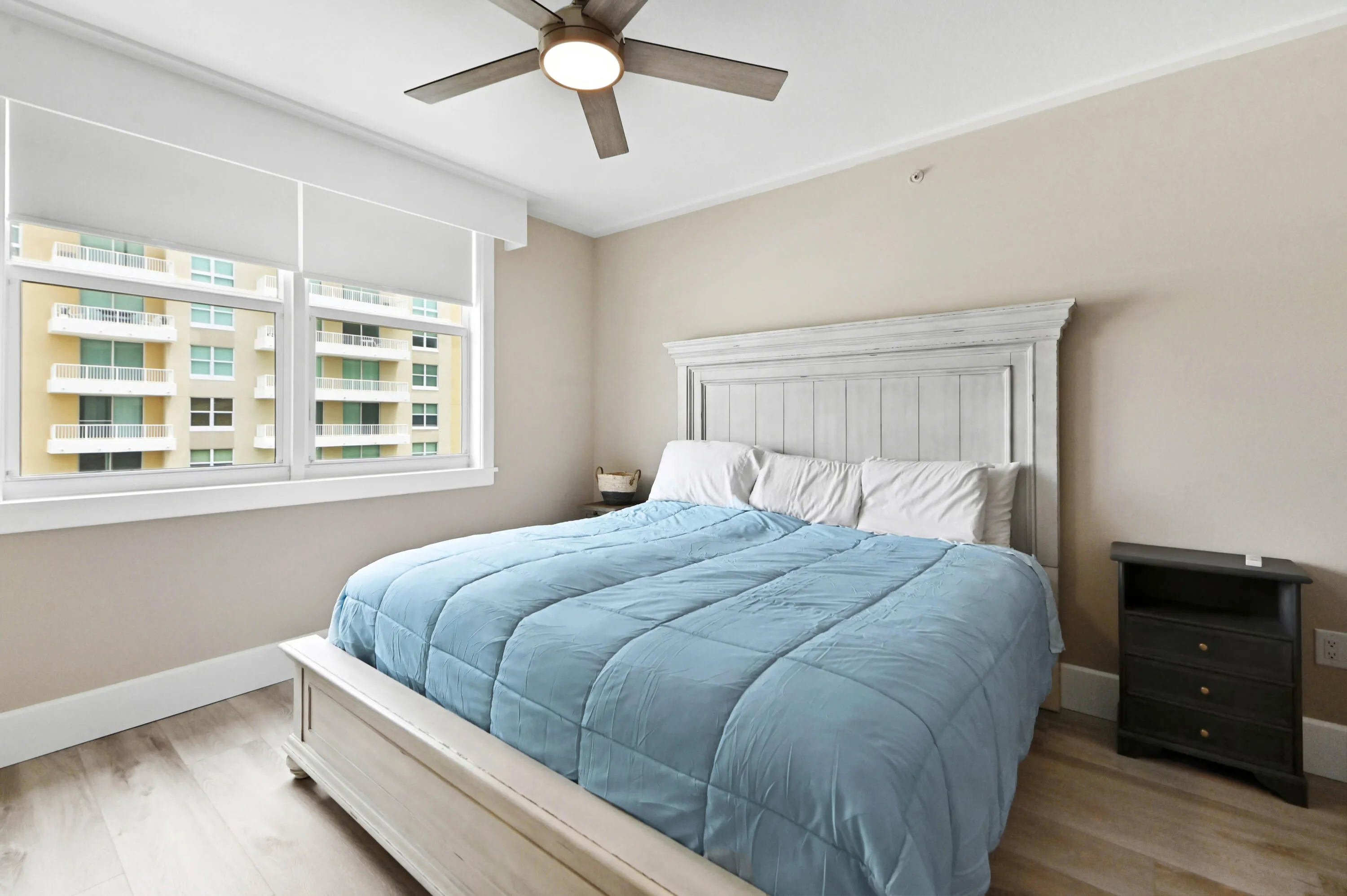32 Bedroom 02
