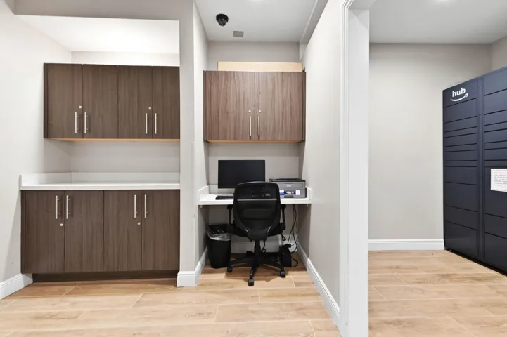 16 office 02