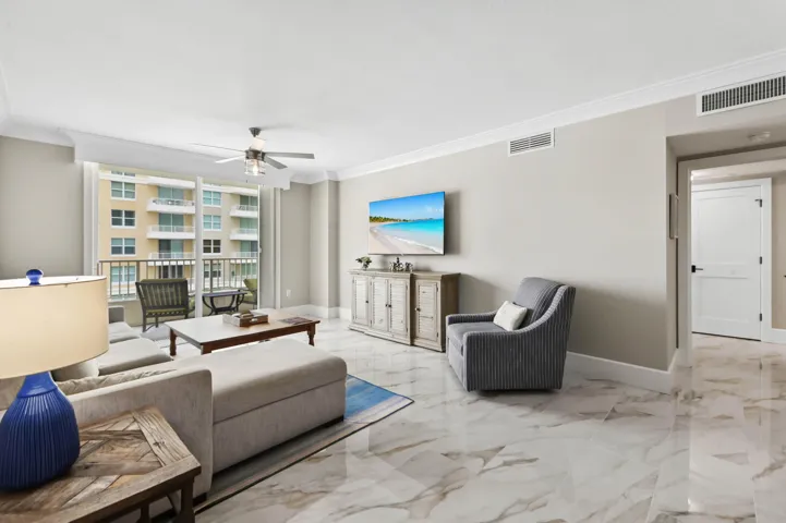 27 Living room 02