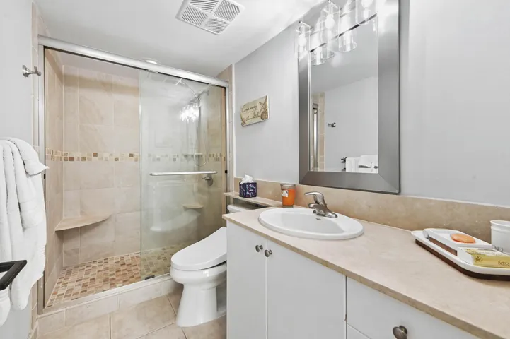 42 Bathroom 03