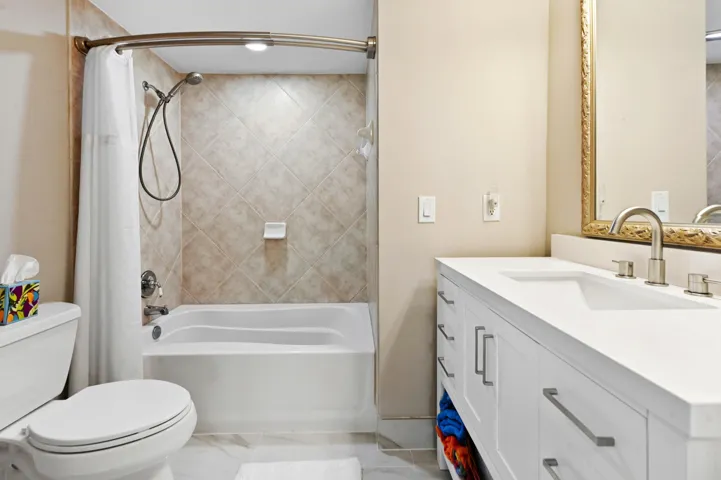 35 Bathroom 01