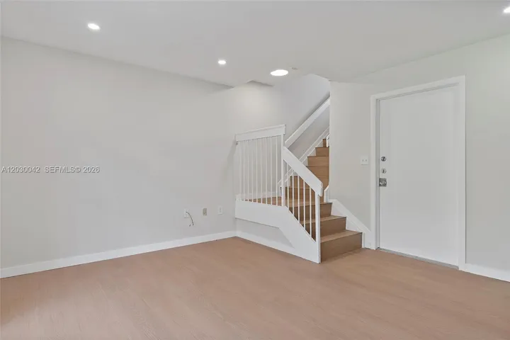 Possible office with exit to gardent and exit to the driveway