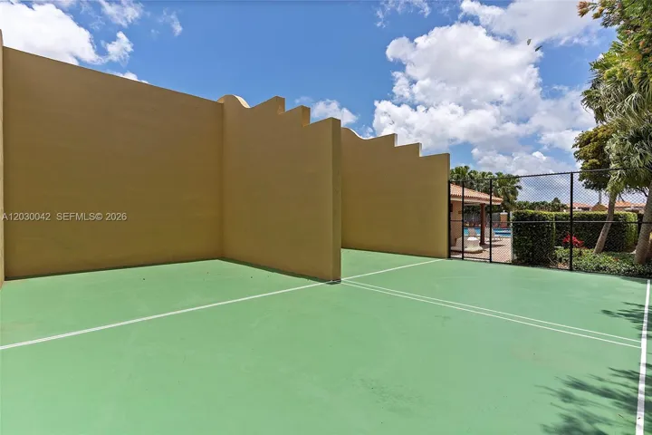 racket club