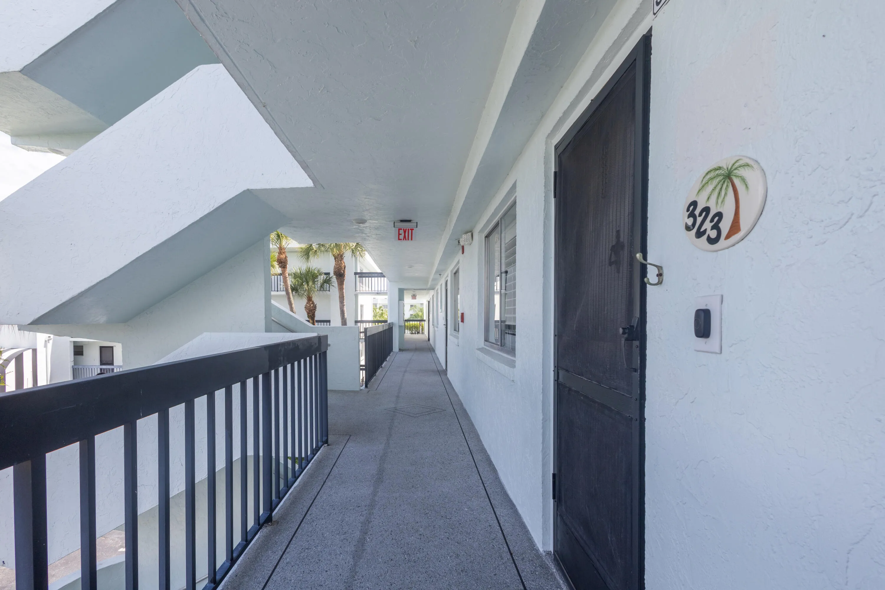 05_Entrance
