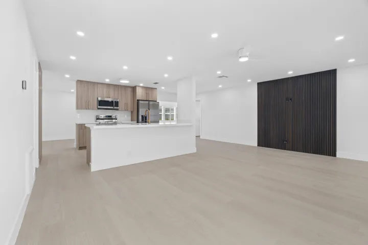 Living/Kitchen