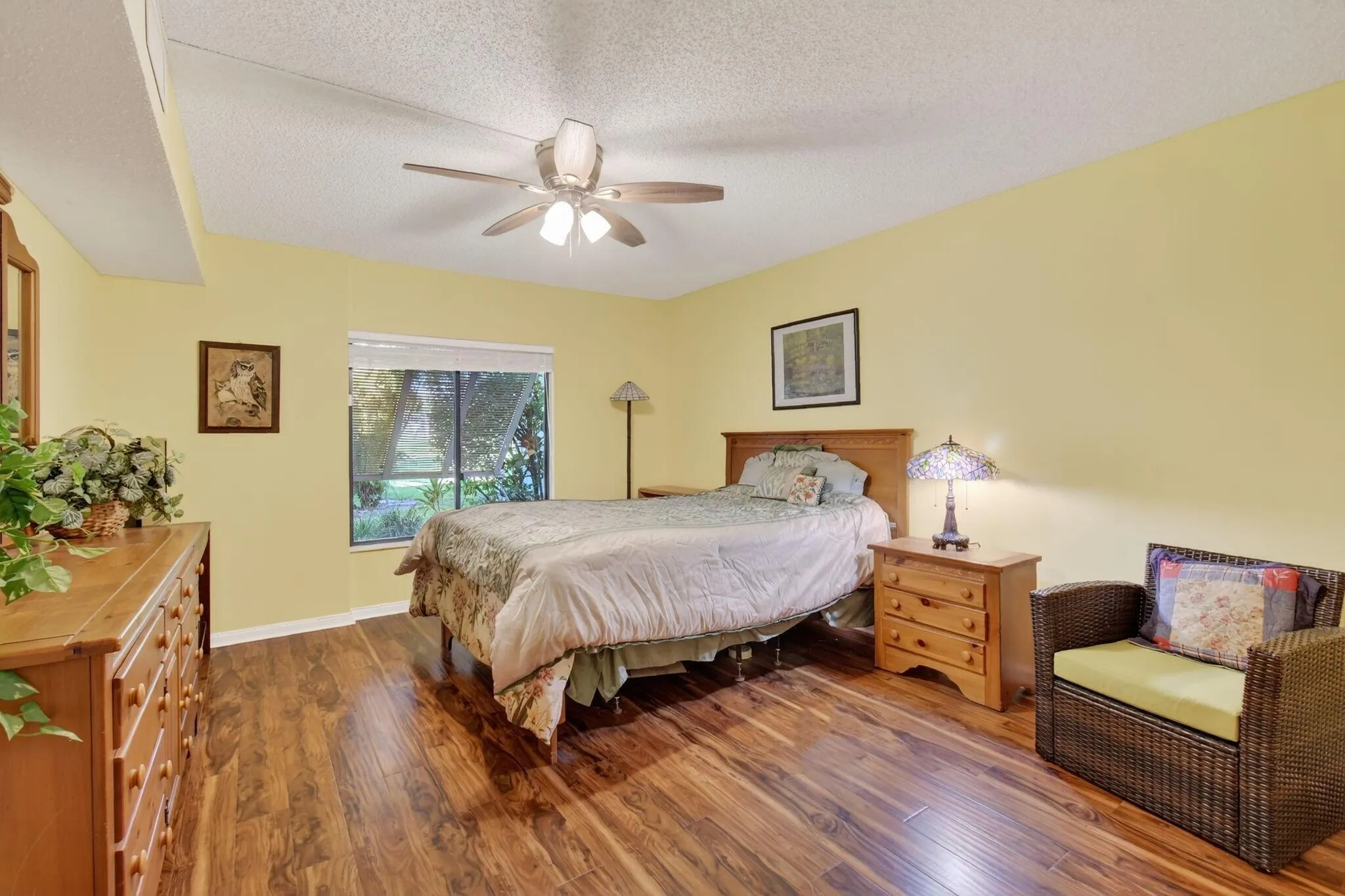 bedroom1