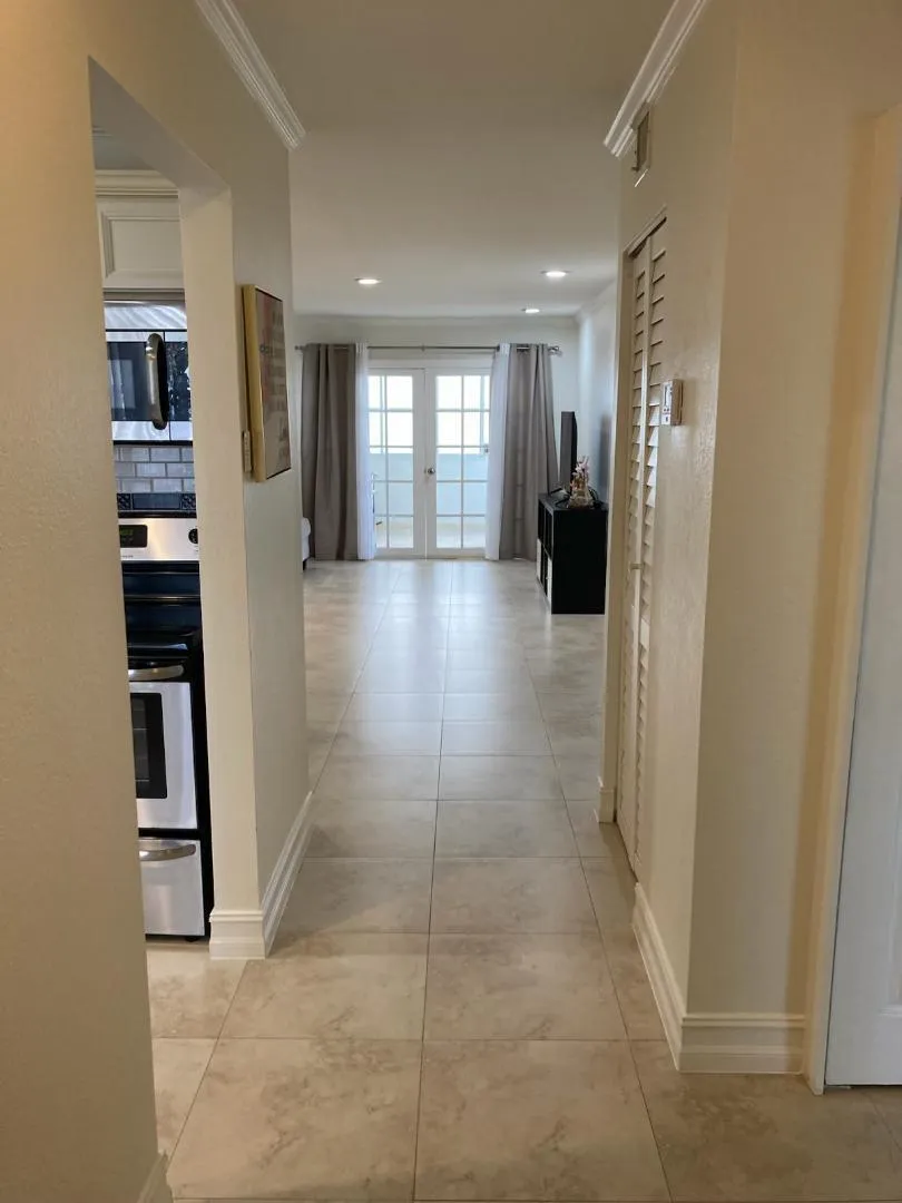 Foyer/Hallway