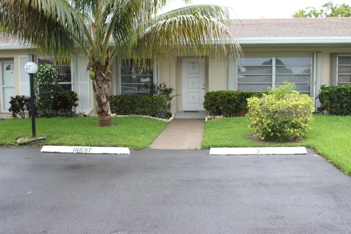 Villa 2/1 in Boca Lakes